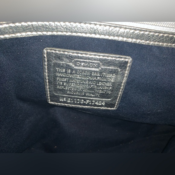 Coach purse. - Picture 10 of 16